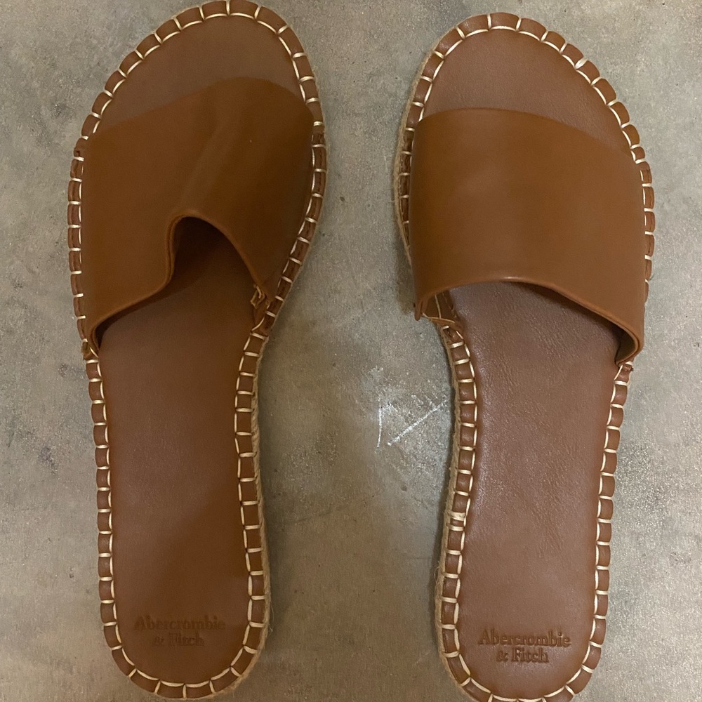 Womens Abercrombie and Fitch sandals. Size 9.
